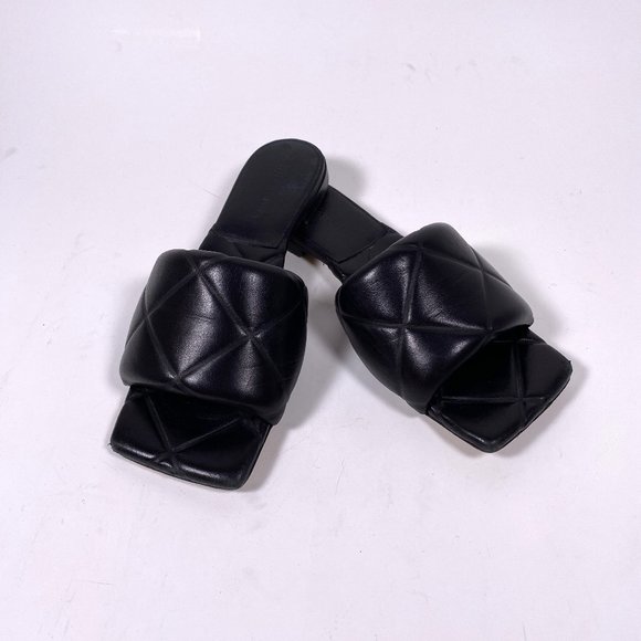 BOTTEGA VENETA Black Leather Padded Flat Sandals - Picture 1 of 11